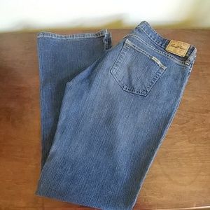 Levis stretch lowrise boot cut misses 10 med new